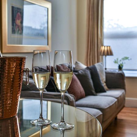 Charnwood Guest House Бракнелл Екстер'єр фото