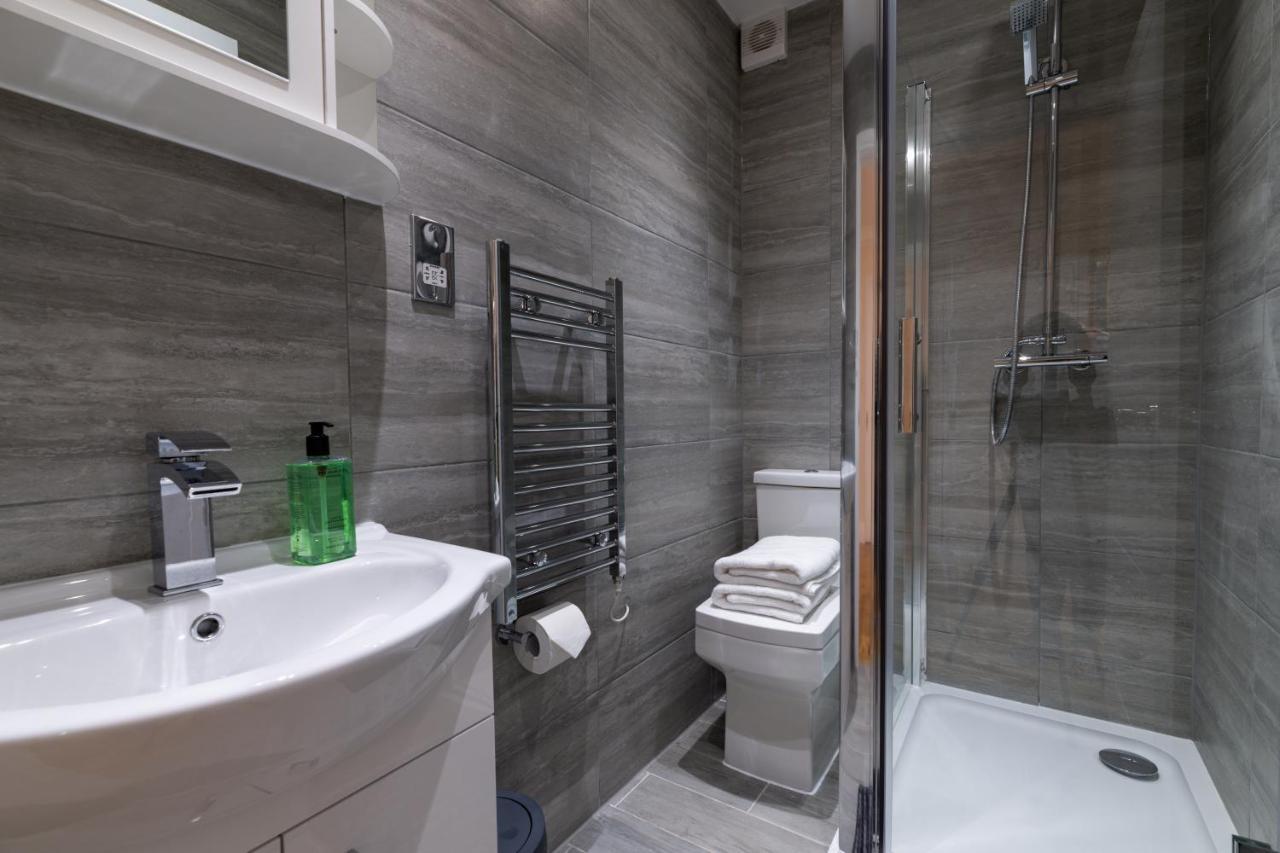 Charnwood Guest House Бракнелл Екстер'єр фото