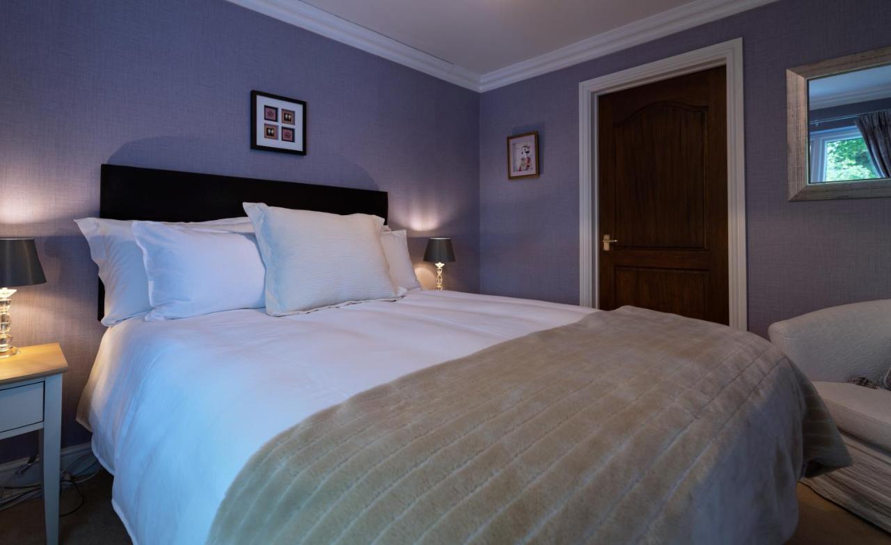 Charnwood Guest House Бракнелл Екстер'єр фото