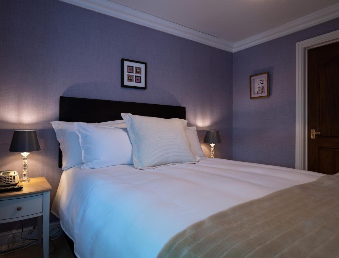 Charnwood Guest House Бракнелл Екстер'єр фото