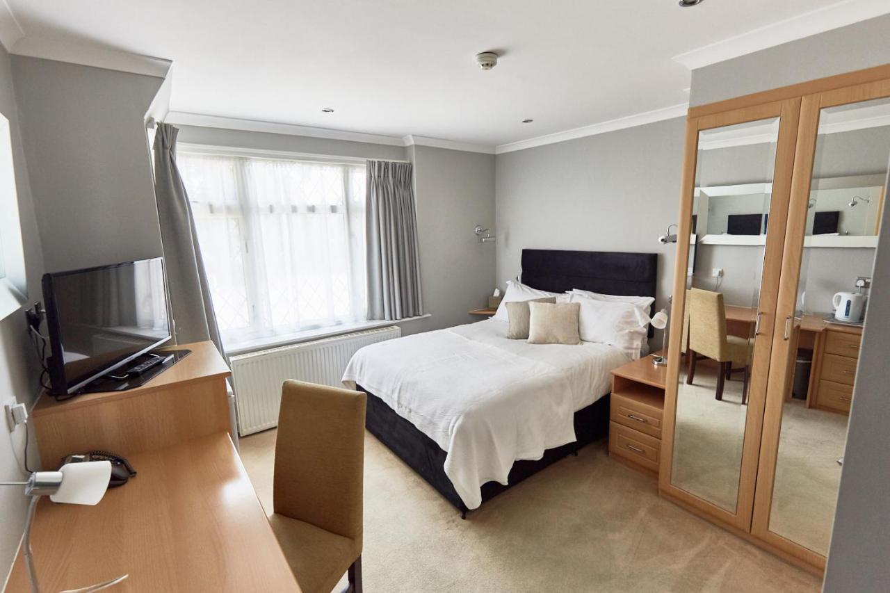 Charnwood Guest House Бракнелл Екстер'єр фото